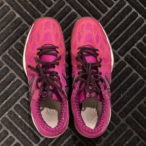 New Balance Tennis Shoes